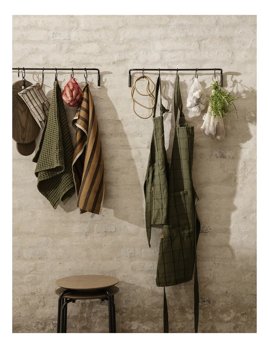 Ferm LIVING DELANTAL HALE VERDE 4 Ferm LIVING DELANTAL HALE VERDE - Imagen 2